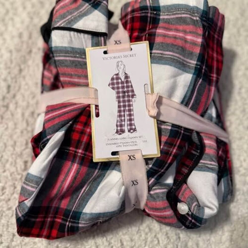 Victoria’s Secret Flannel Pajama Set Plaid XS Short NWT